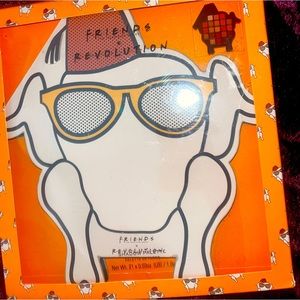 Revolution FRIENDS shadow palette